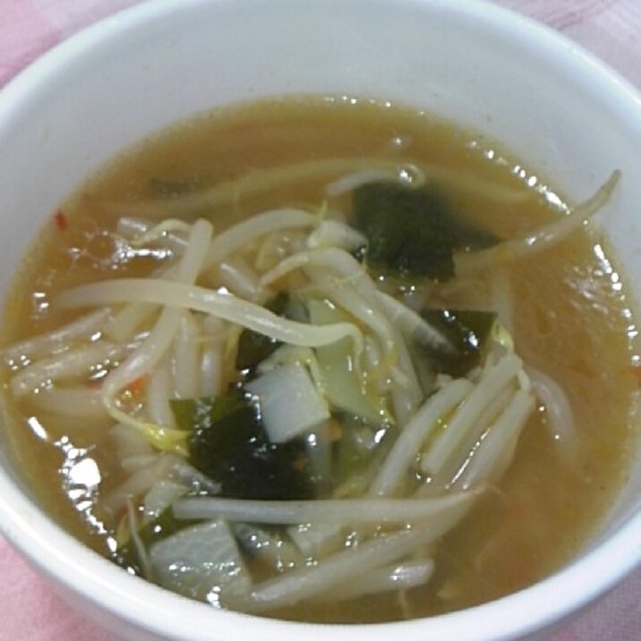 簡単!大根の皮ともやしのピリ辛っスープ♪